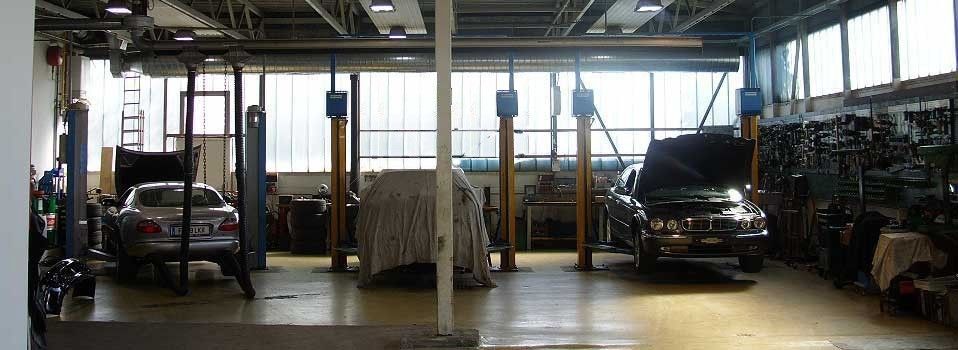 Jaguar Werkstatt von Autohaus Premiumgarage in Dornbirn - Servicepartner und Werkstätte für Jaguar in Vorarlberg